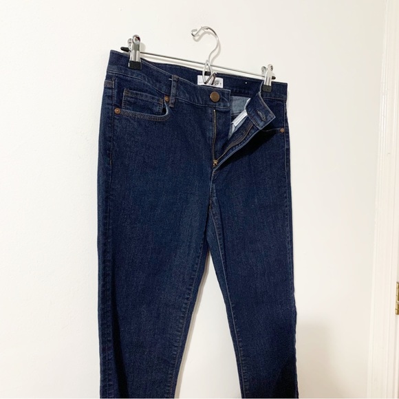 Ann Taylor LOFT Modern Straight Dark Wash Denim Jeans Five Pocket Styling 28/6 - Picture 3 of 11